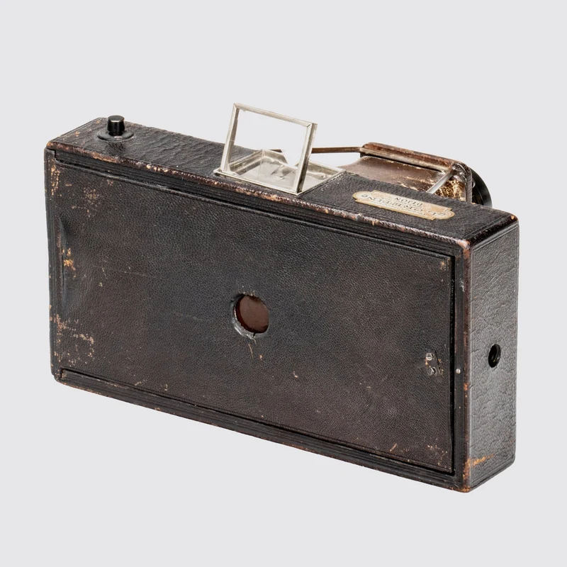 Folding-Strut Rollfilm-Camera