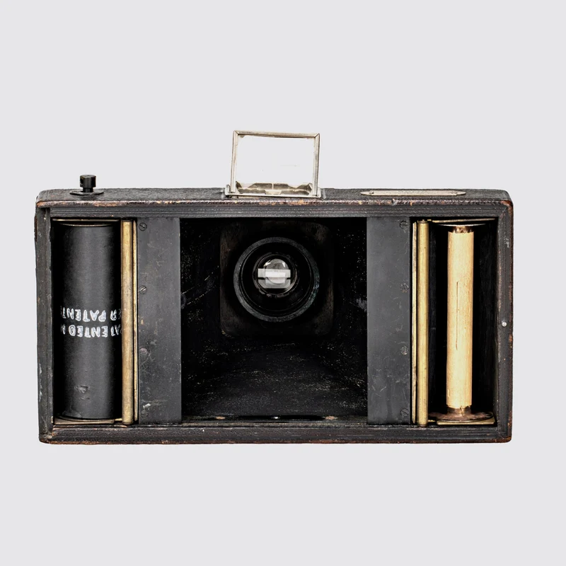 Folding-Strut Rollfilm-Camera