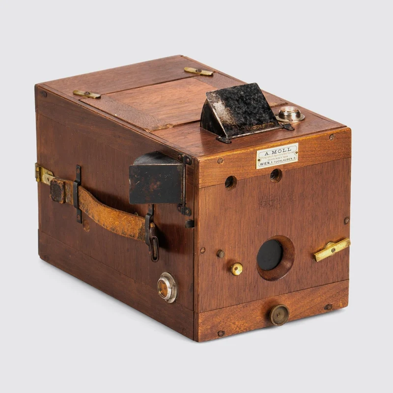 Delta Magazine Camera
