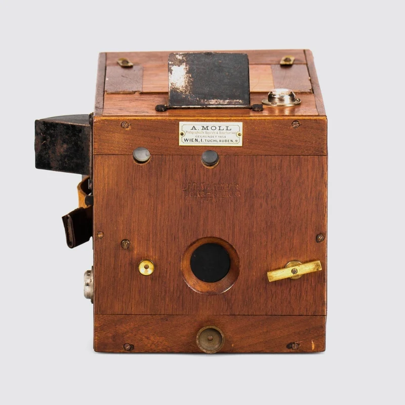 Delta Magazine Camera