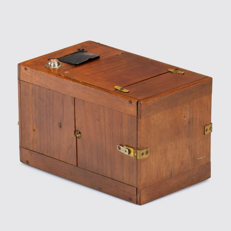 Delta Magazine Camera