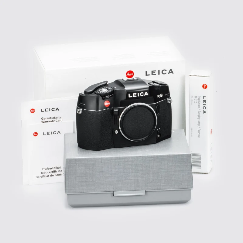 R8 black 10081