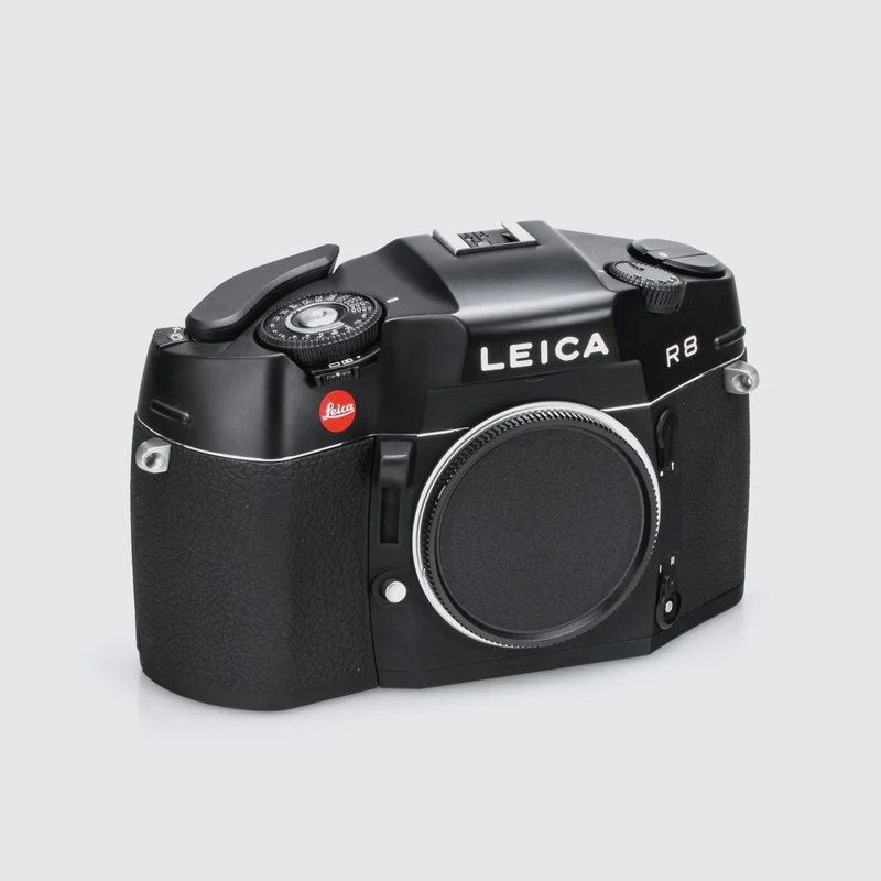 R8 black 10081