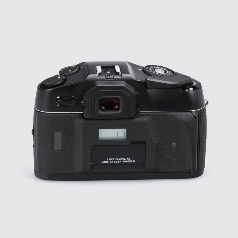 R8 black 10081