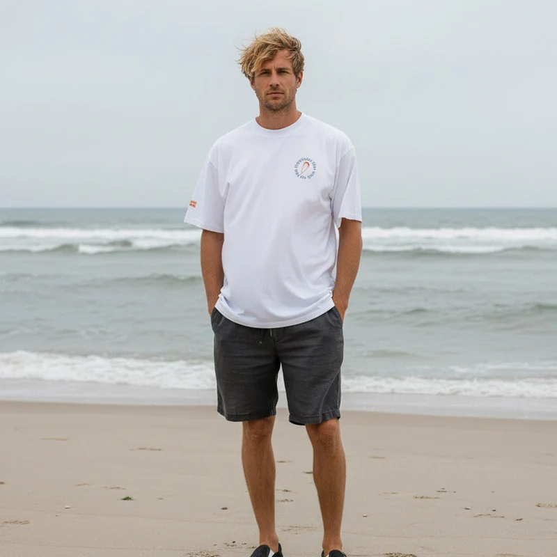 Happy Kite – Oversized Bio-T-Shirt mit Stickerei | Unisex | Breiter Kragen
