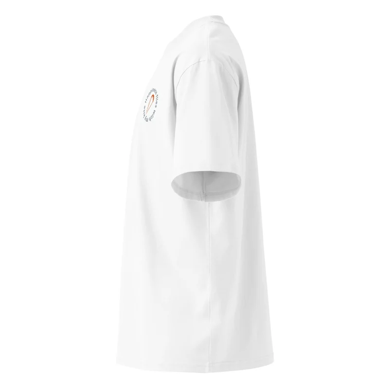 Happy Kite – Oversized Bio-T-Shirt mit Stickerei | Unisex | Breiter Kragen