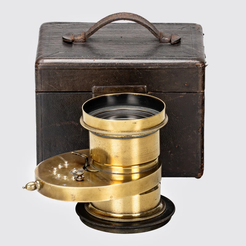 Aplanetique Petzval Lens with shutter