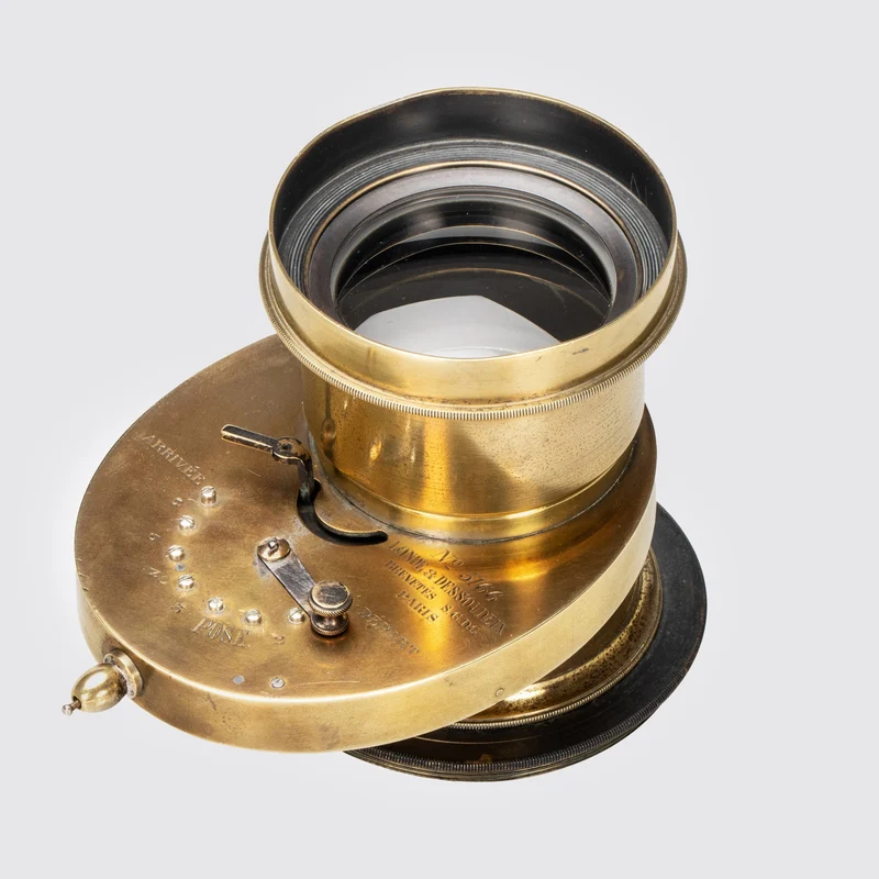 Aplanetique Petzval Lens with shutter