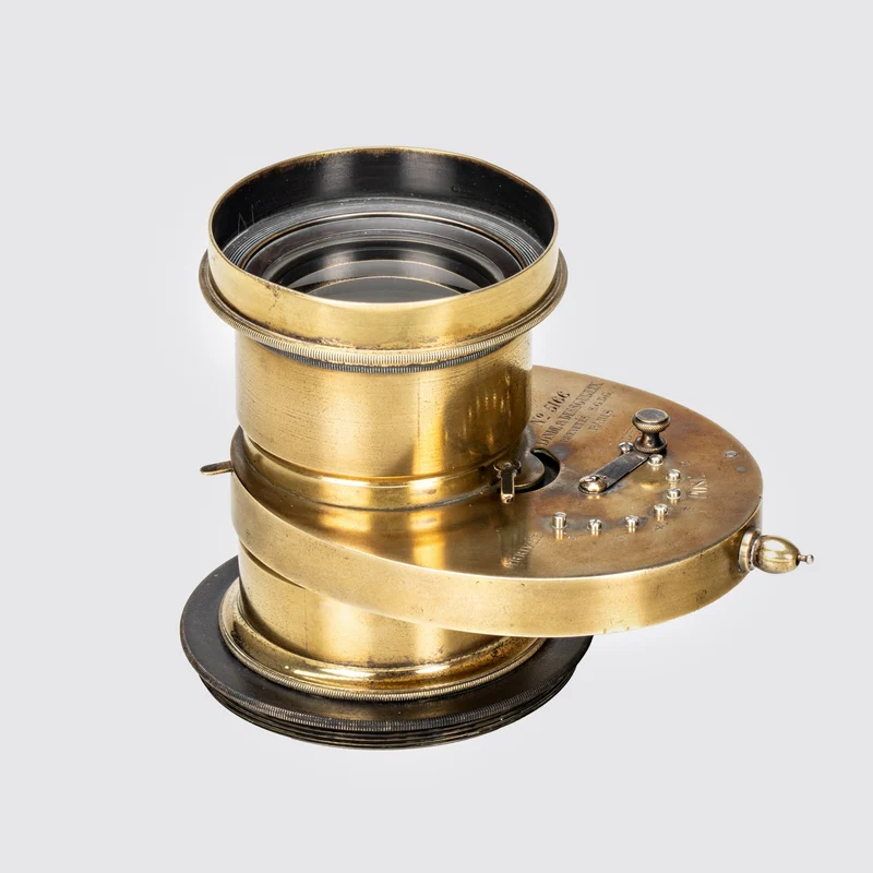 Aplanetique Petzval Lens with shutter
