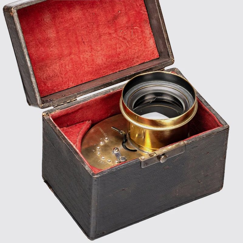 Aplanetique Petzval Lens with shutter