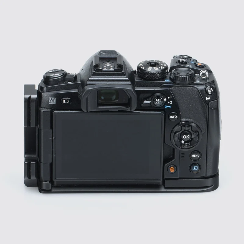 OM-D E-M1 Mark II + Zuiko 14-42mm Pencake