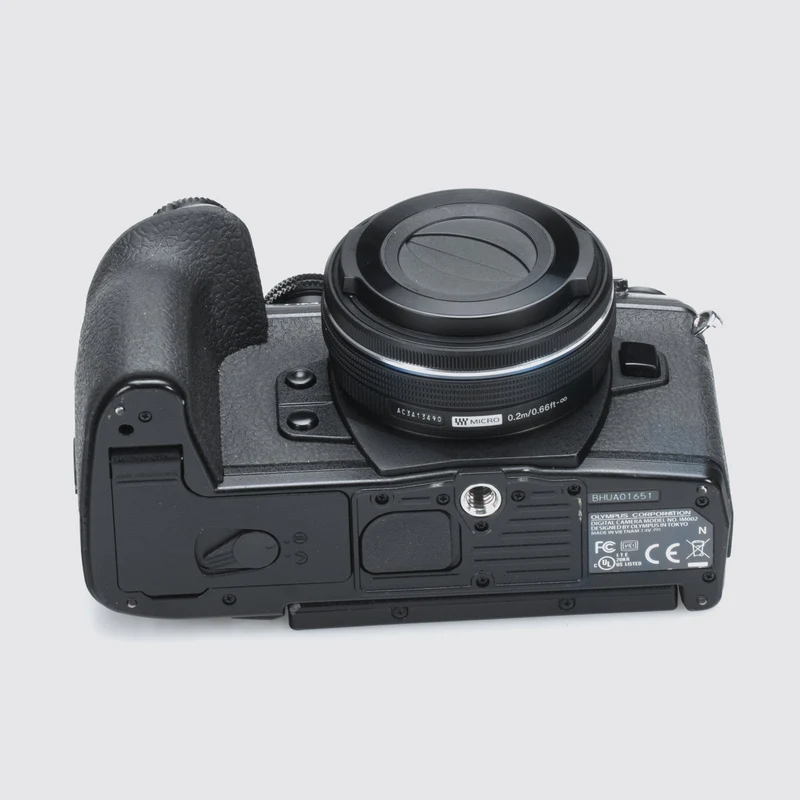 OM-D E-M1 Mark II + Zuiko 14-42mm Pencake