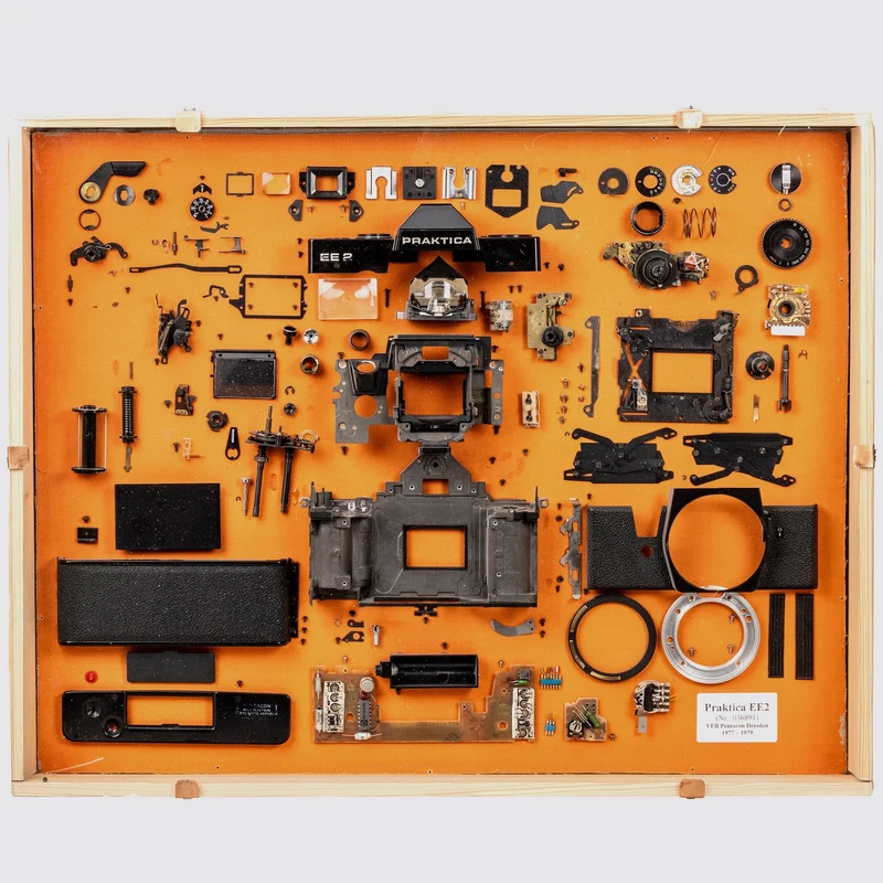 EE2 Praktica Explosion Model