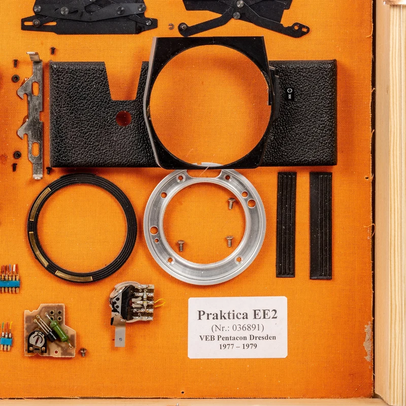 EE2 Praktica Explosion Model