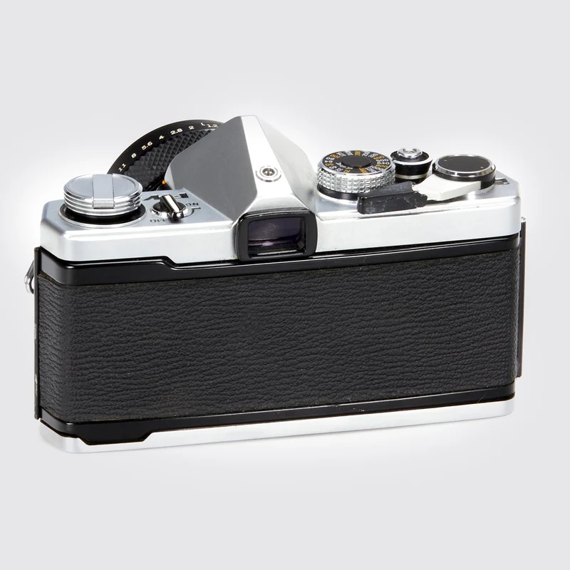 M1 + Zuiko 1.2/55mm