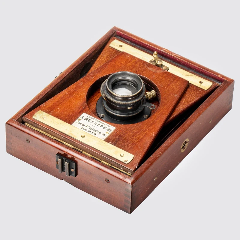 Folding Strut Camera