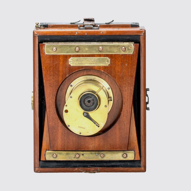 Folding Strut Camera