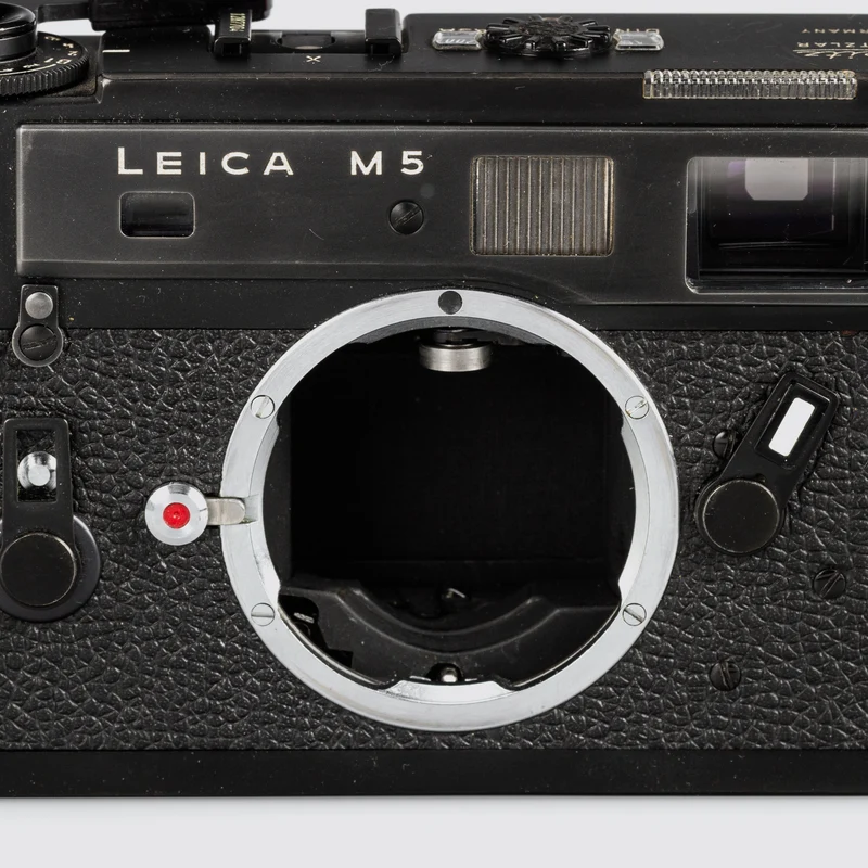 M5 black