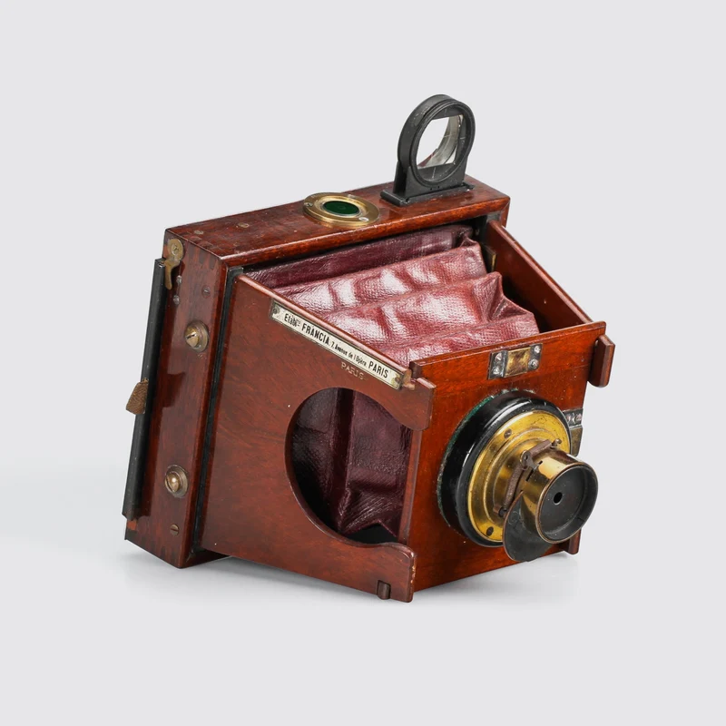 Folding Strut Camera