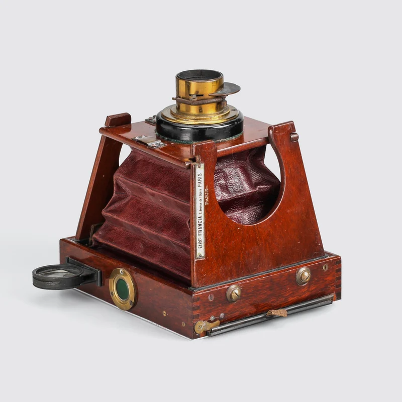Folding Strut Camera