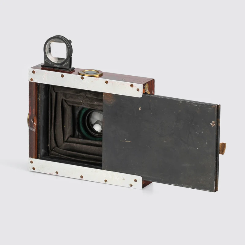 Folding Strut Camera