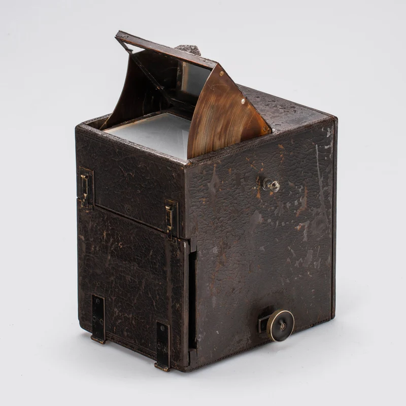 Portable Divided Camera