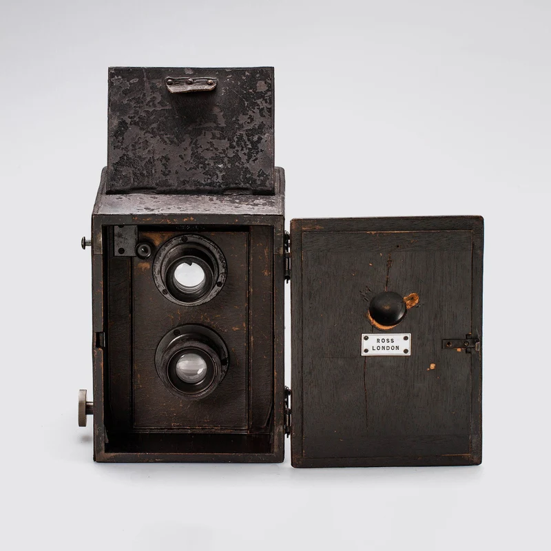 Portable Divided Camera
