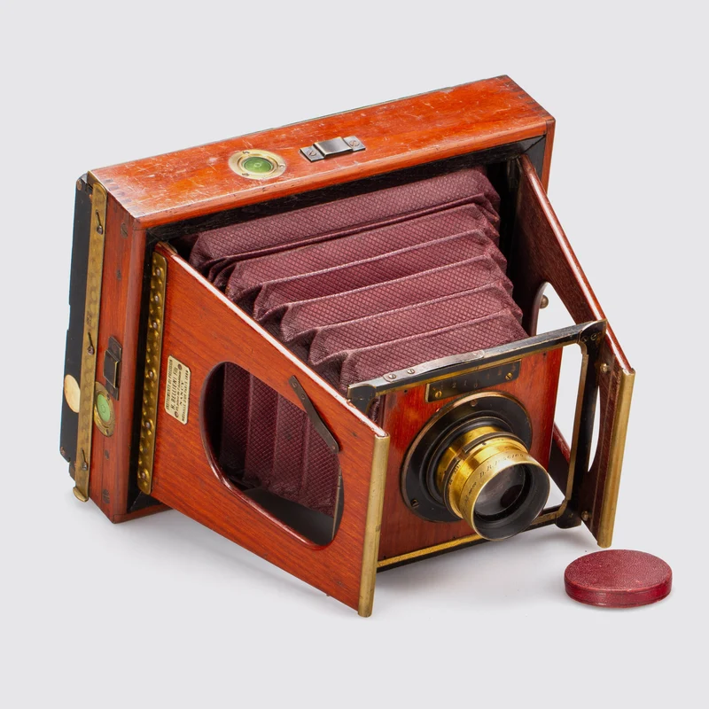 Strut Folding Tropical Camera