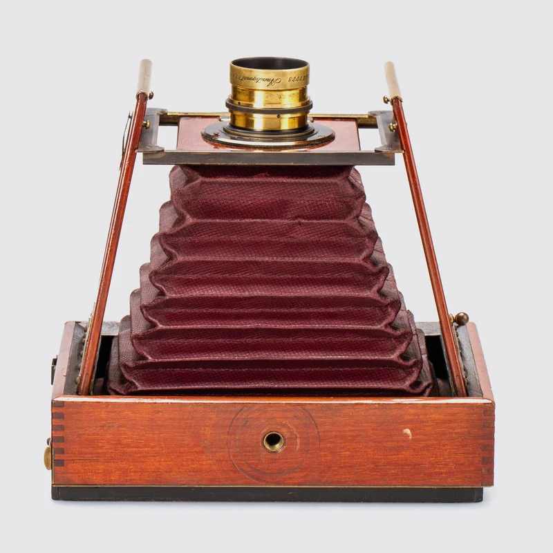 Strut Folding Tropical Camera