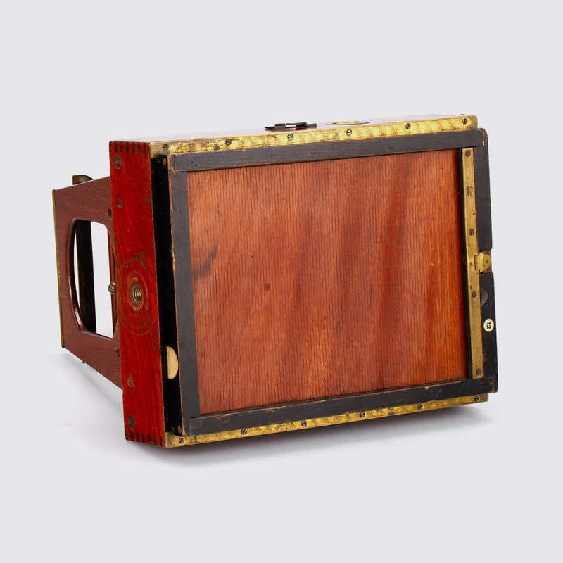 Strut Folding Tropical Camera