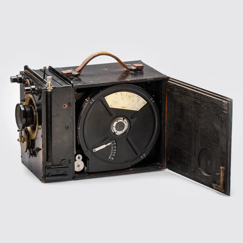 Kino Modell E + Ernostar 1.9