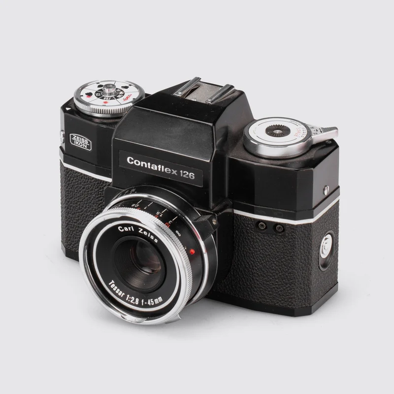 Contaflex 126 Black Outfit