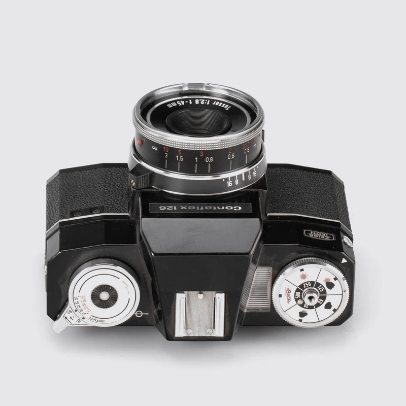 Contaflex 126 Black Outfit