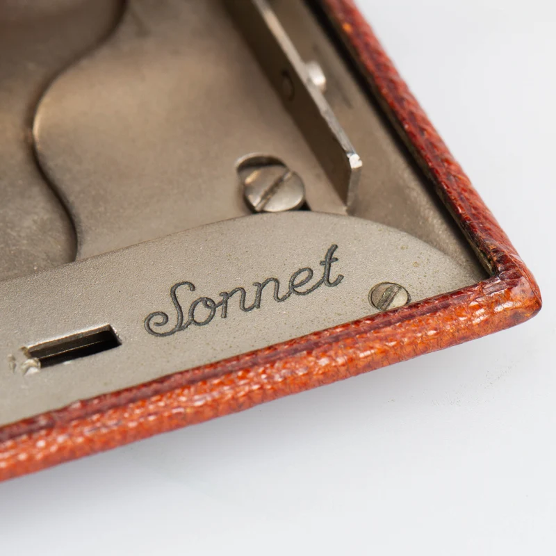 Sonnet (Tropical) 303