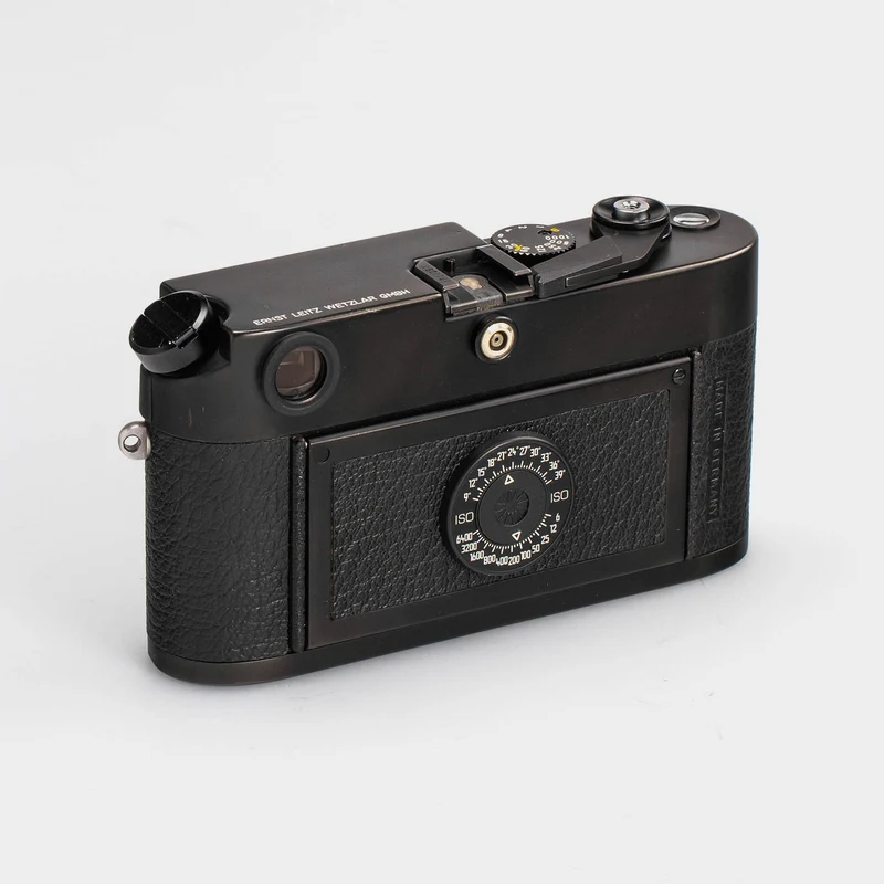 M6 black 10404