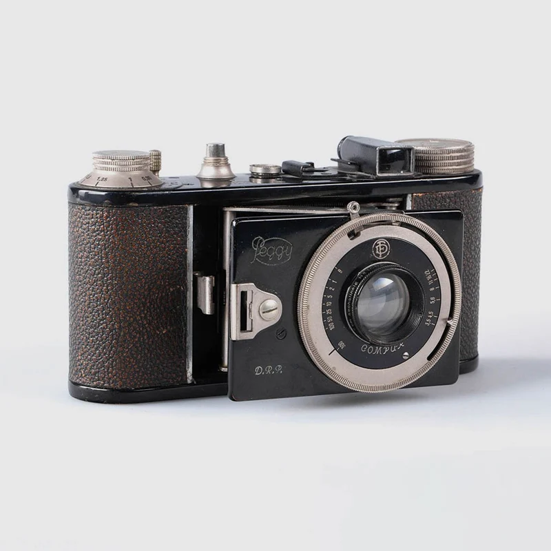 Peggy Norm black with Plasmat Lens