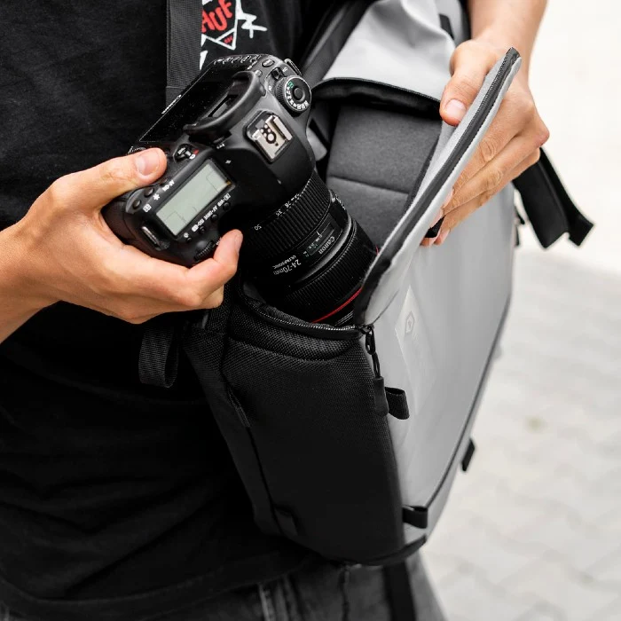 WANDRD Ensemble photo THE PRVKE Lite 11 litres édition limitée gris